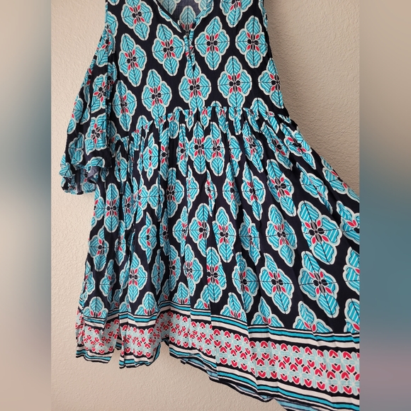 crown & ivy abstract cold shoulder dress, small - Picture 5 of 7